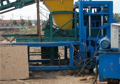 專業(yè)砌塊機制造商——華陽機械，為您提供全方位混凝土砌塊解決方案