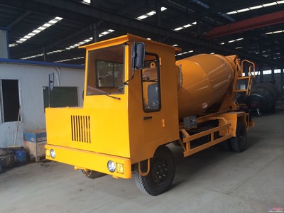 4-6方混凝土攪拌車(chē) 隧道鄉(xiāng)村修路的“移動(dòng)攪拌站”